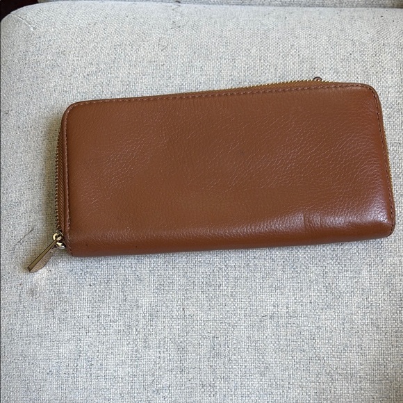 Michael Kors Tan Leather Wallet with Gold Accents - Picture 5 of 5